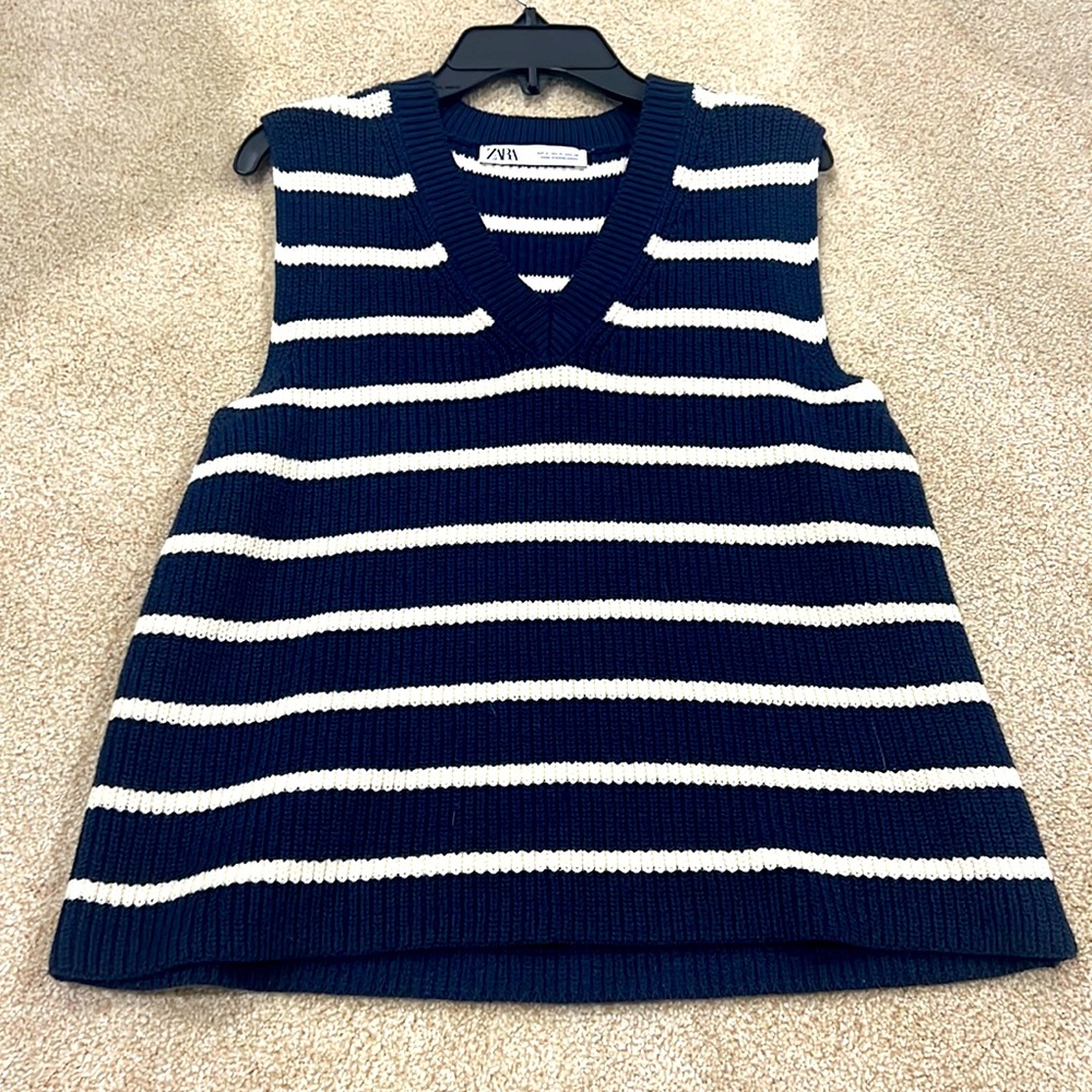 ZARA - Knitted Vest Color: Blue/Whitw Striped Size: Medium Women